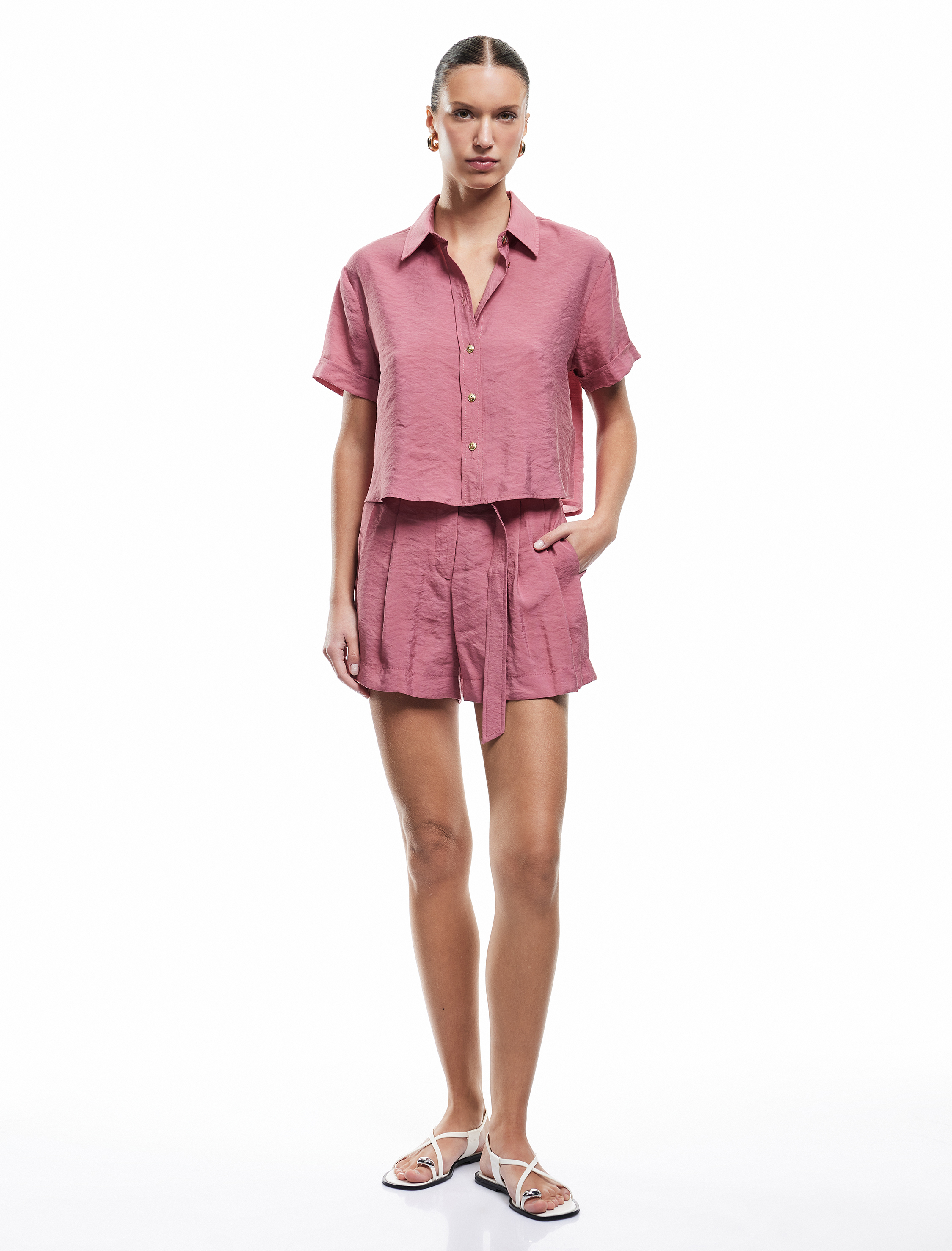   Modal Kumaş Cepli Pile Detaylı Kemerli Mini Şort