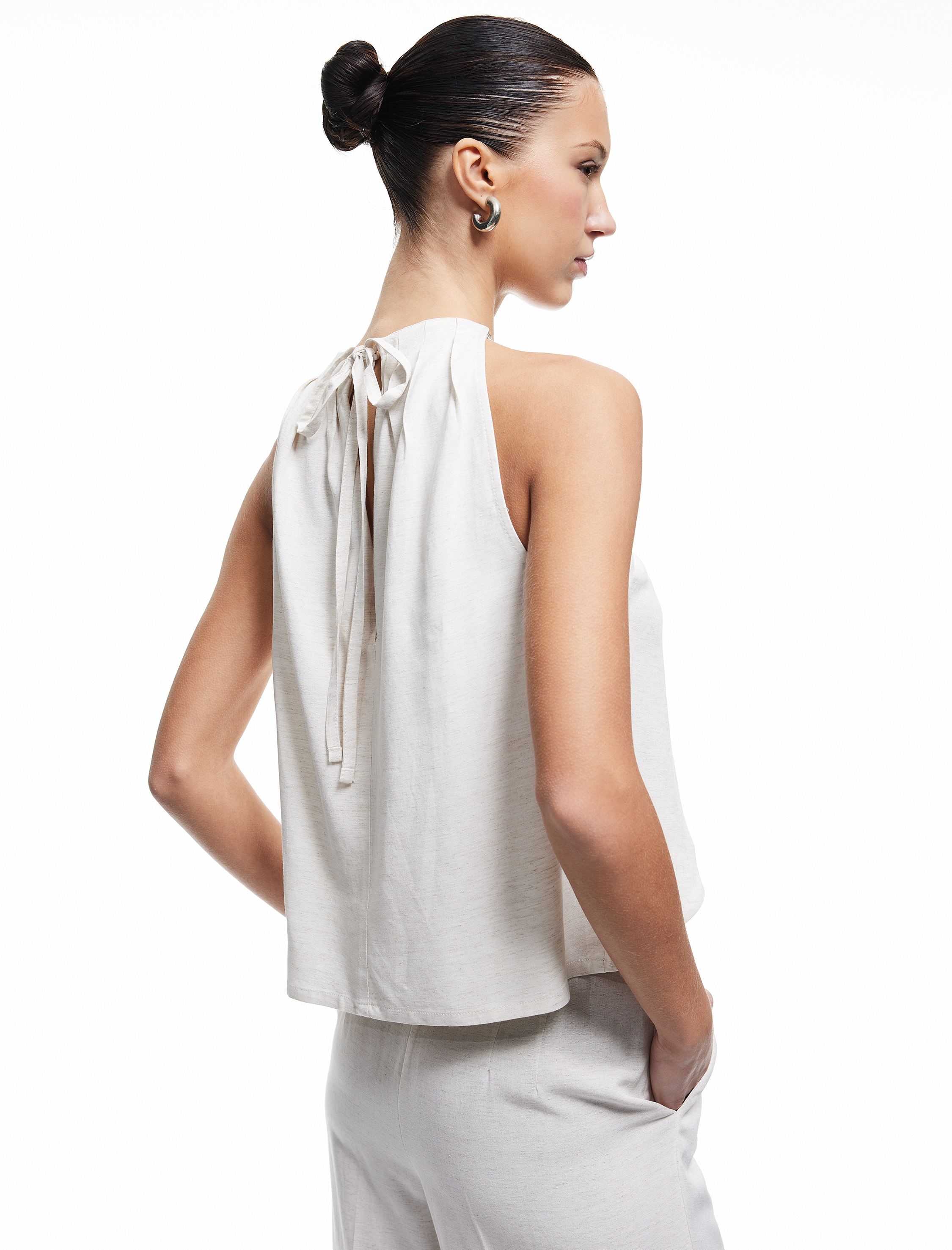   Kolsuz Keten Karışımlı Kruvaze Halter Yaka Bluz