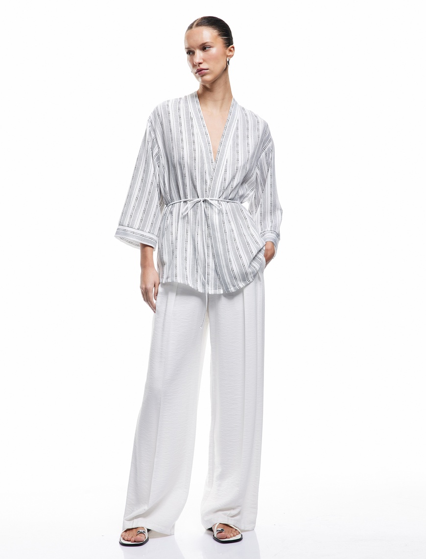   Rahat Kalıp Kemer Detaylı 3/4 Geniş Kollu Uzun Kimono