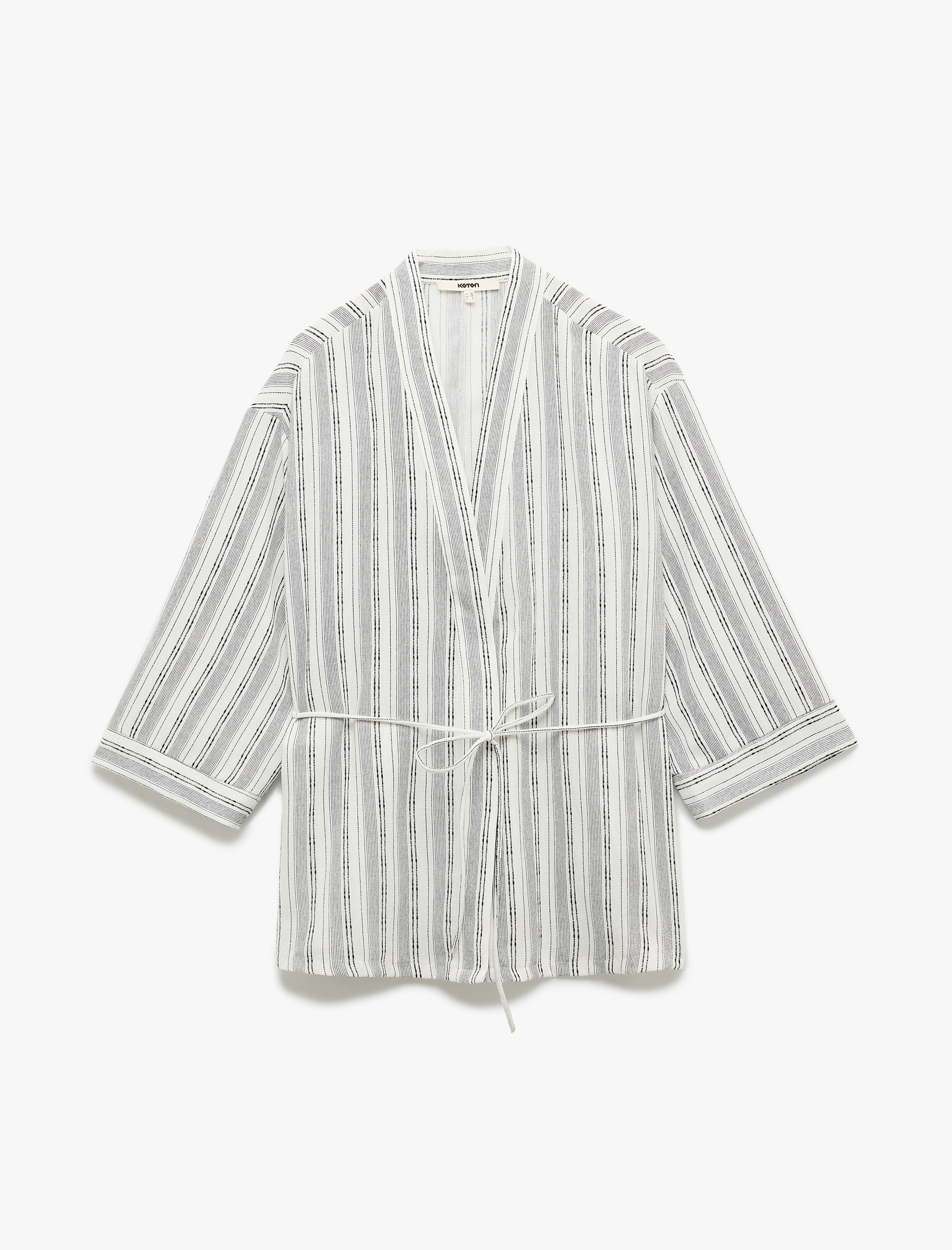   Rahat Kalıp Kemer Detaylı 3/4 Geniş Kollu Uzun Kimono