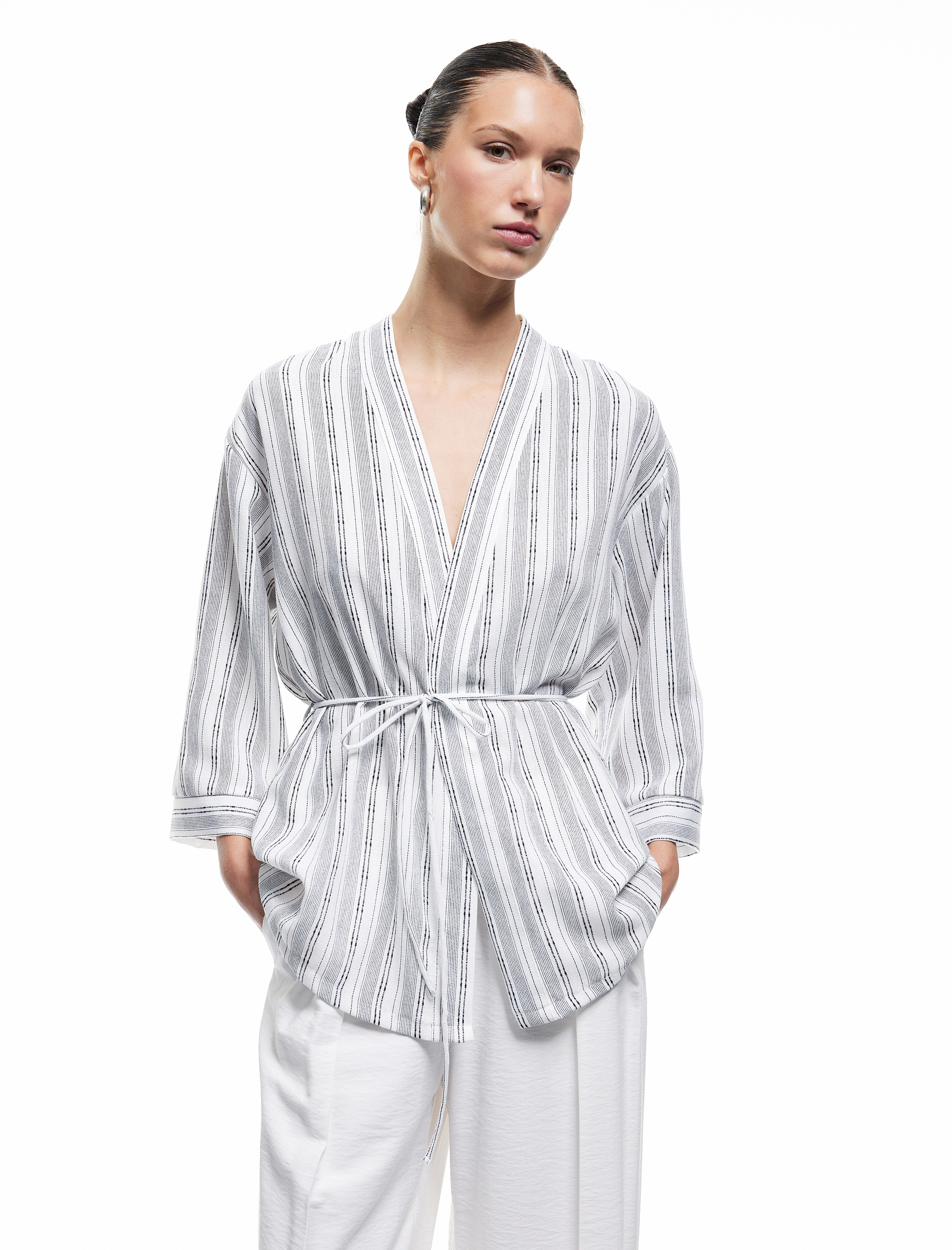   Rahat Kalıp Kemer Detaylı 3/4 Geniş Kollu Uzun Kimono