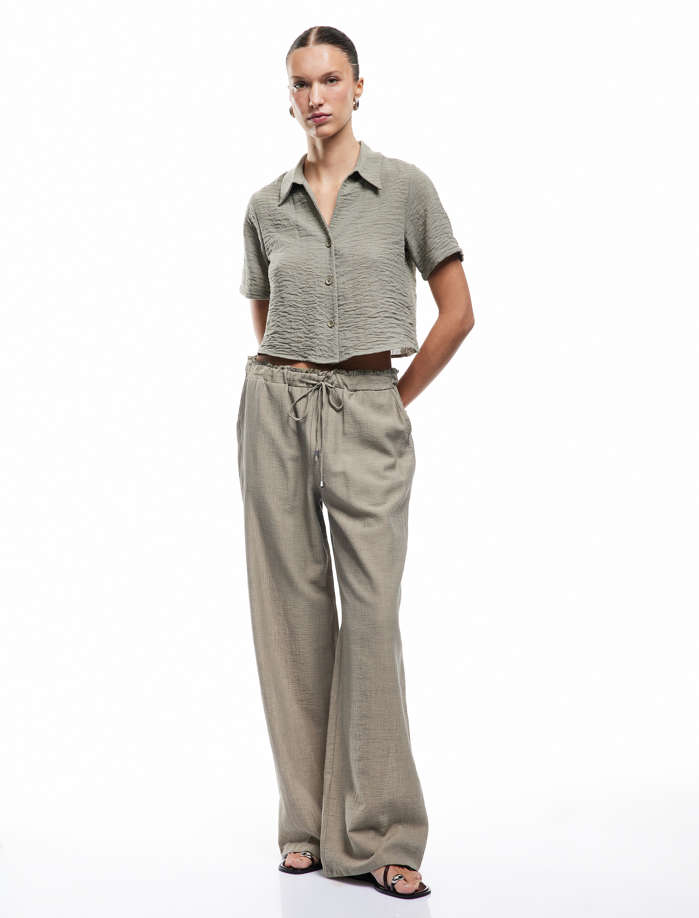   Keten Görünümlü Dokulu Klasik Yaka Kısa Kollu Gömlek