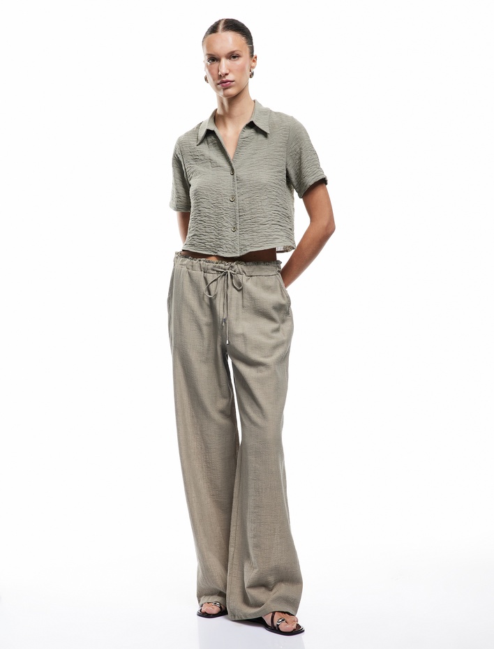  Keten Görünümlü Dokulu Klasik Yaka Kısa Kollu Gömlek