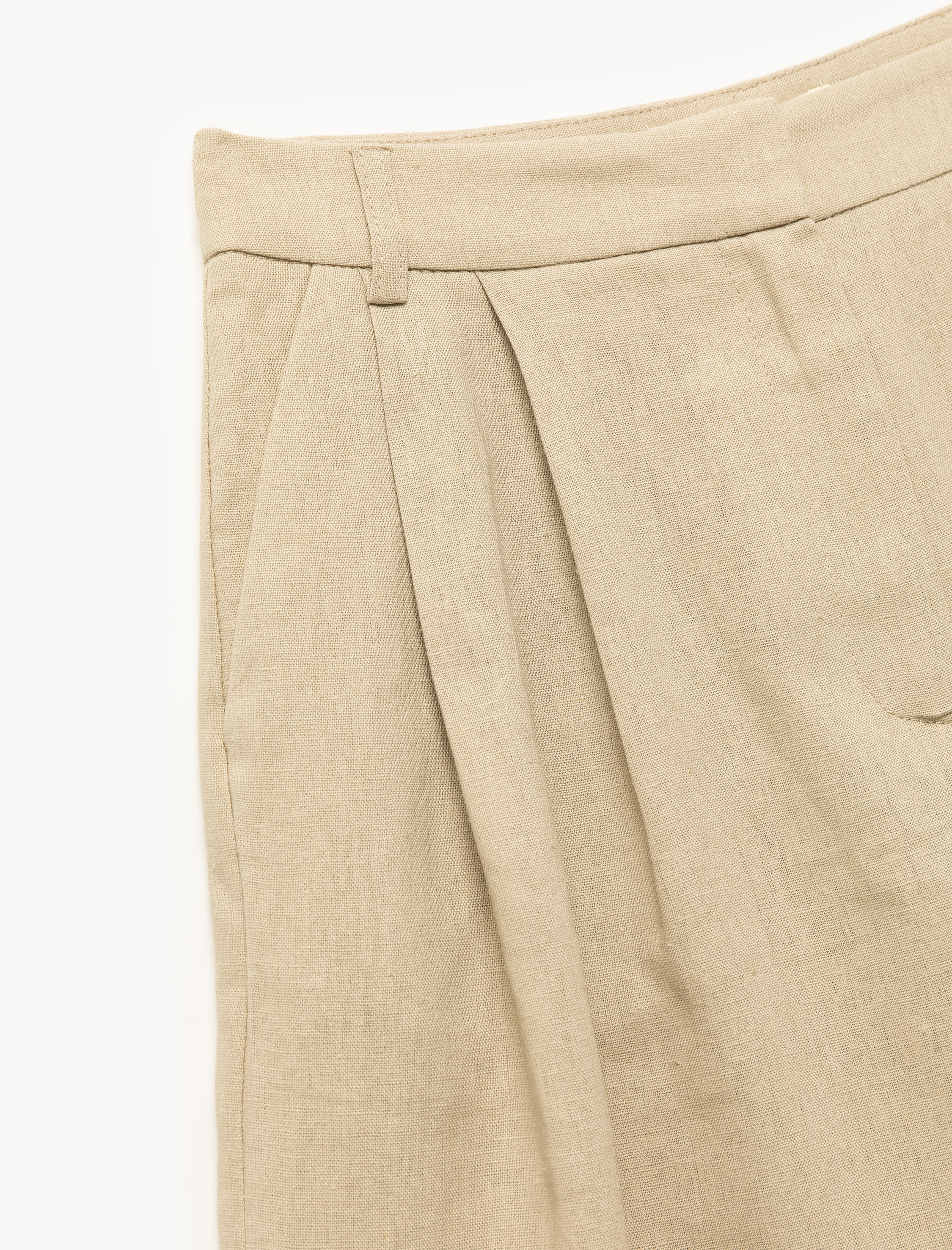   Regular Fit Pile Detaylı Yüksek Bel Keten Şort