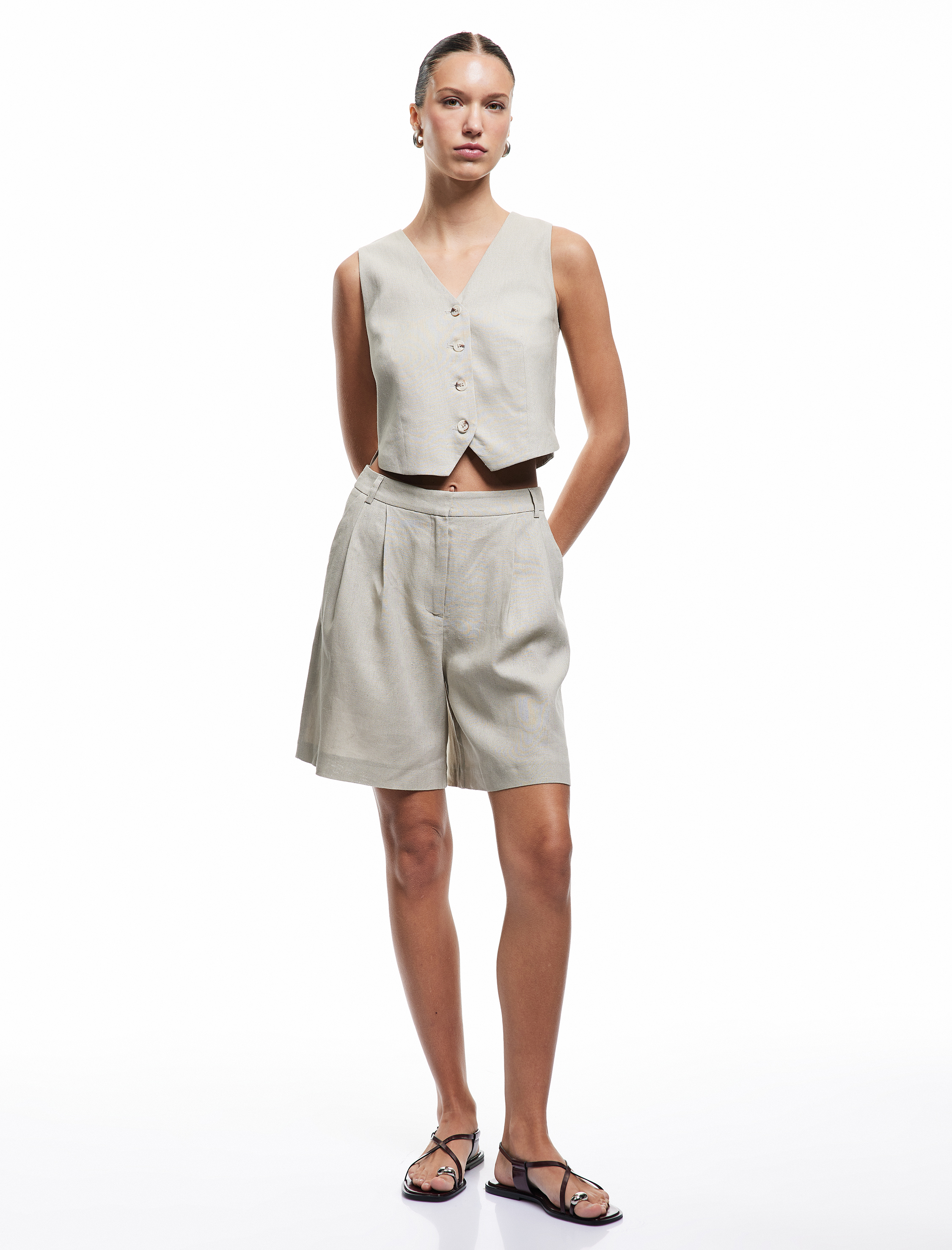   Regular Fit Pile Detaylı Yüksek Bel Keten Şort