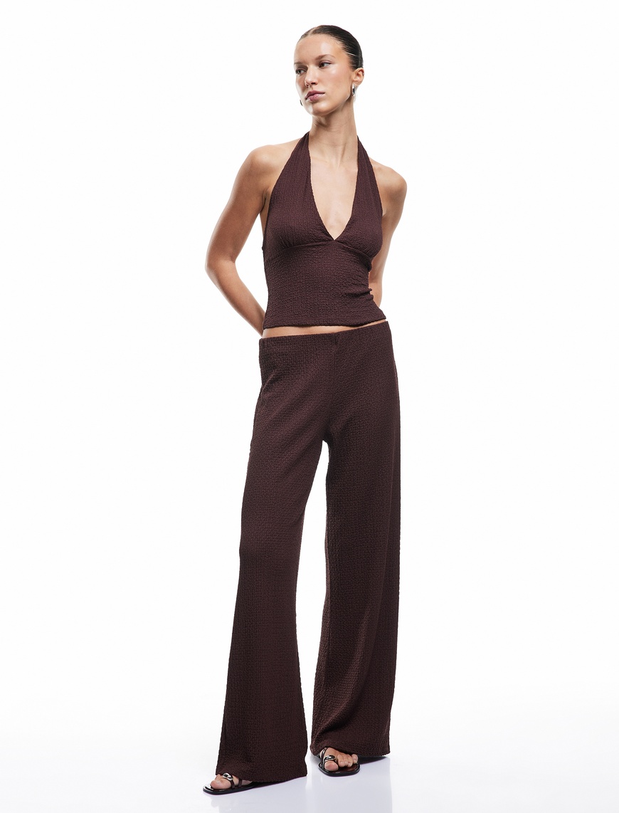   Bürümcük Kumaş Dokulu Slim Fit Sırt Dekolteli Halter Yaka Bluz