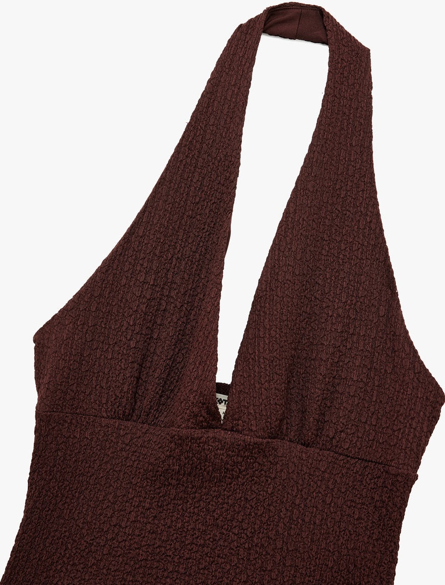   Bürümcük Kumaş Dokulu Slim Fit Sırt Dekolteli Halter Yaka Bluz