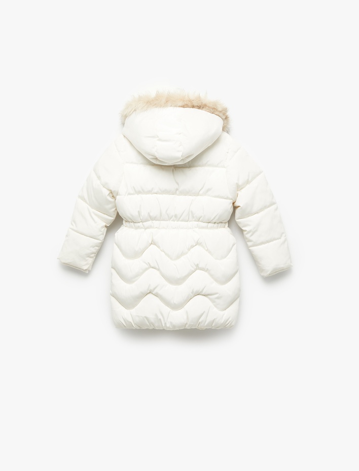 Kız Çocuk Uzun Kollu Peluş Detaylı Kapşonlu Fermuarlı Şişme Mont