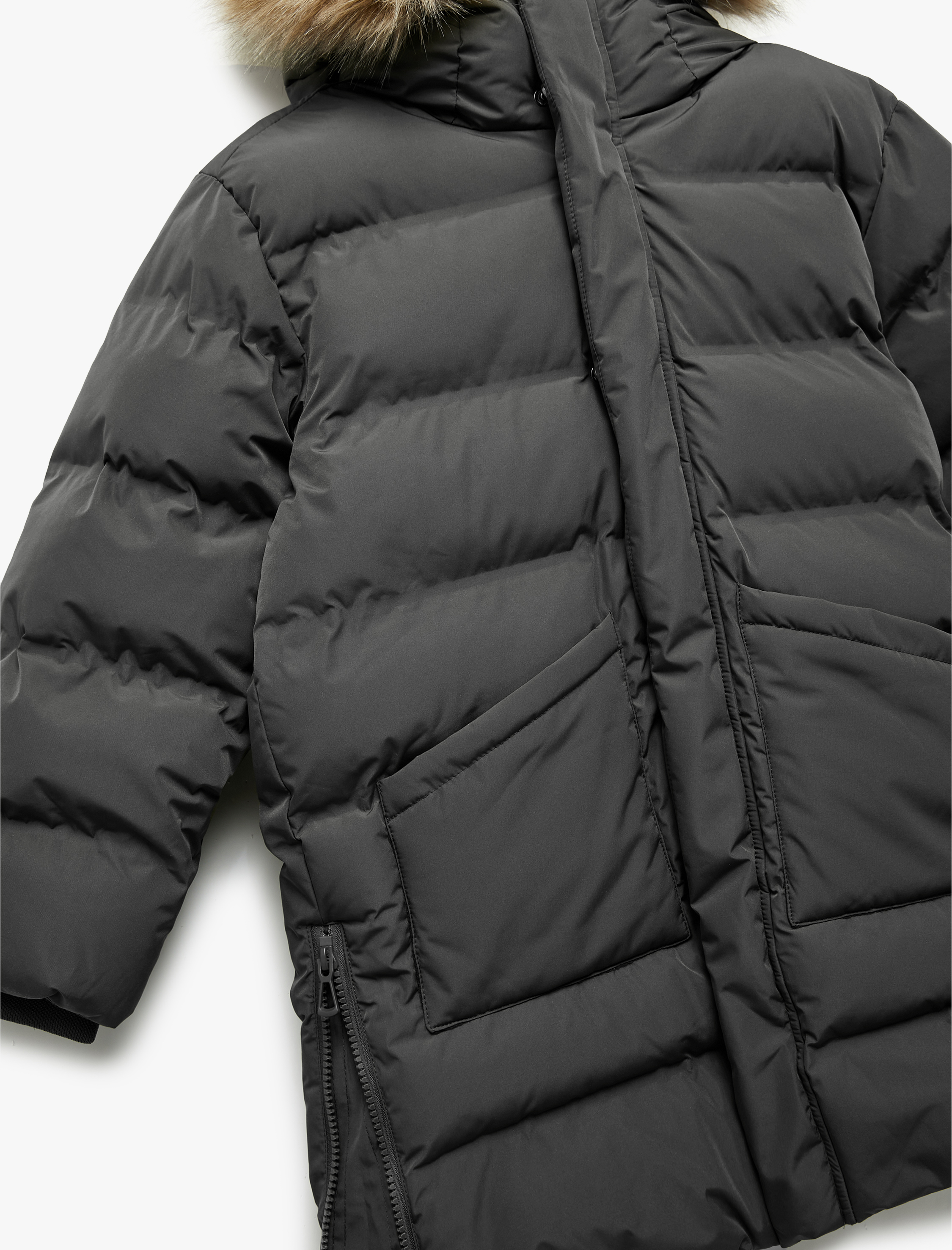  Erkek Çocuk Peluş Detaylı Uzun Kollu Fermuarlı Cepli Uzun Kapşonlu Şişme Mont