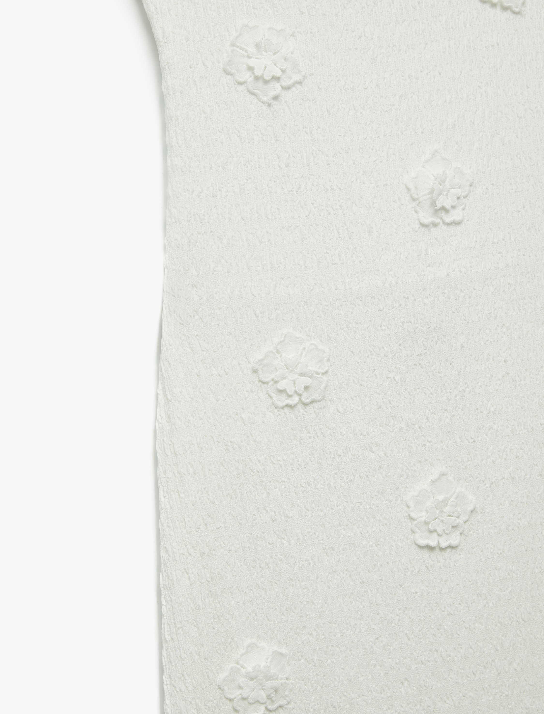   Slim Fit Astarlı Çiçek Aplike Detaylı İnce Askılı Midi Boy Elbise