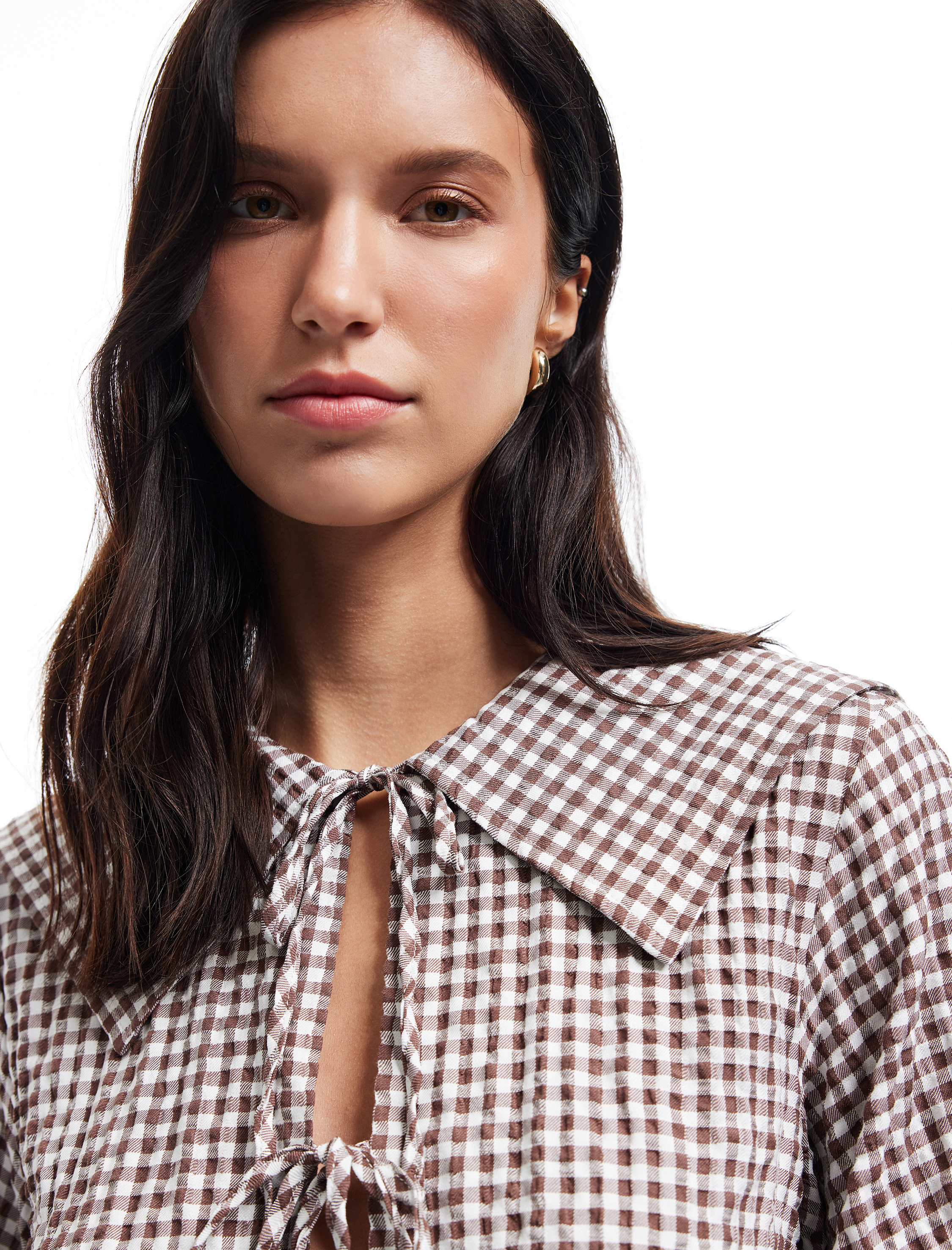   Gömlek Yaka Yarım Balon Kollu Bağcıklı Fiyonk Detaylı Pötikareli Crop Bluz