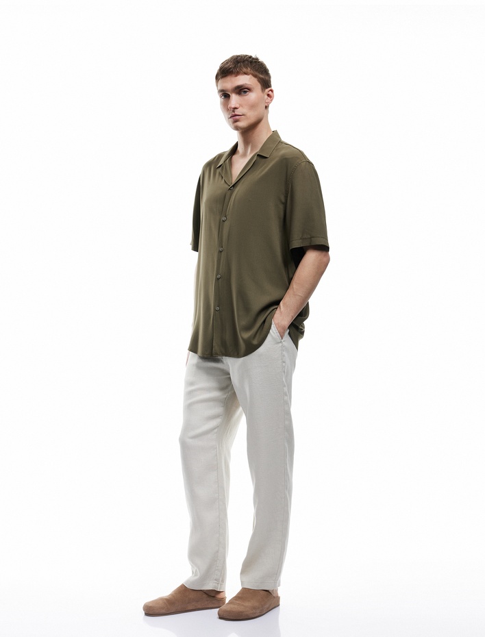  Kısa Kollu Apaş Yaka Düğmeli Viskon Gömlek