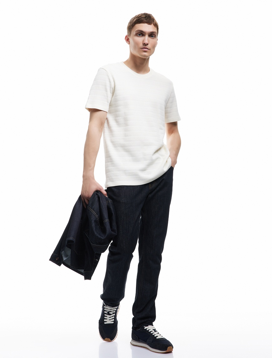   Bisiklet Yaka Dokulu Kısa Kollu Pamuklu Slim Fit Tişört