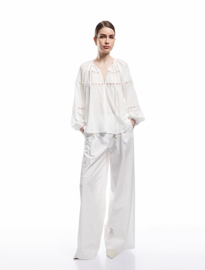  Koton X Melis Ağazat - Uzun Balon Kollu Fistolu Dantelli Yuvarlak Bağlamalı Yaka Bluz