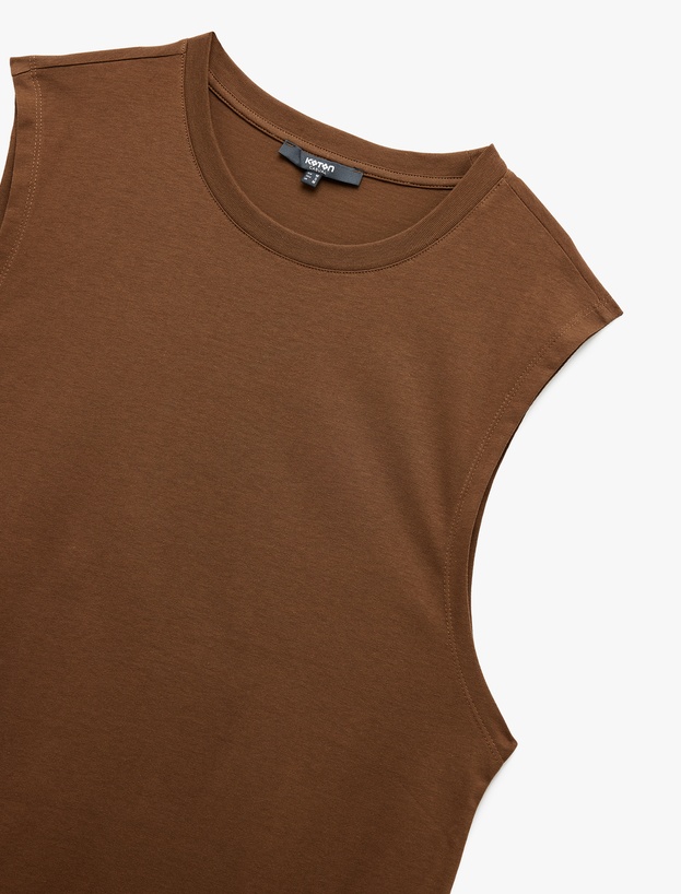 Bisiklet Yaka Regular Fit Pamuklu Kolsuz Tişört_4