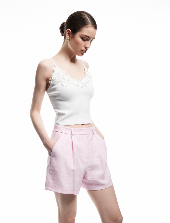  Koton X Sibil Çetinkaya - Çiçekli Aplike Detaylı İnce Askılı Triko Bluz