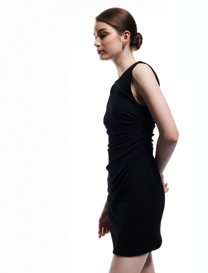  Krep Kumaş Kolsuz Bisiklet Yaka Drapeli Diz Üstü Kalem Elbise