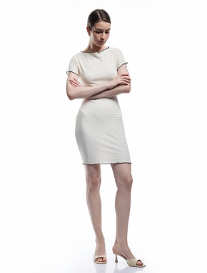 Bürümcük Kumaş Kısa Kollu Kayık Yuvarlak Yaka Slim Fit Kalem Elbise