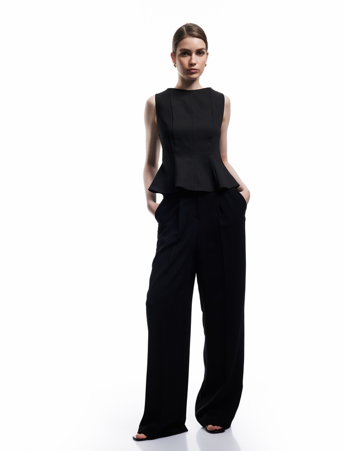  Dikiş Detaylı Kolsuz Bisiklet Yaka Peplum Bluz