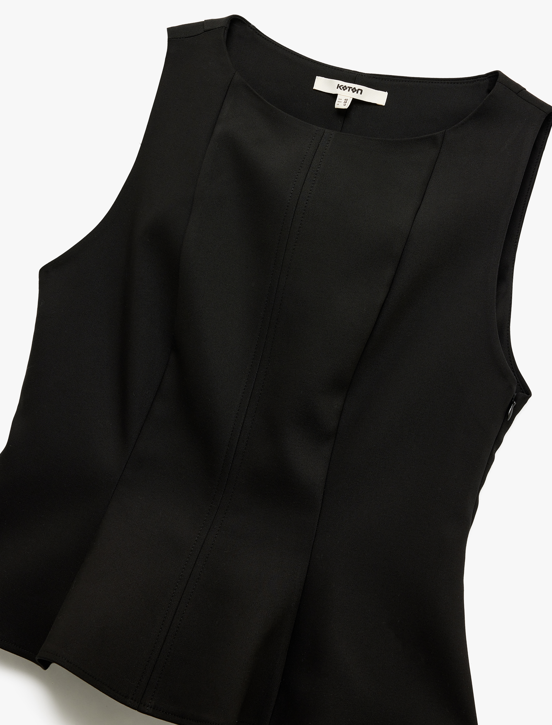   Dikiş Detaylı Kolsuz Bisiklet Yaka Peplum Bluz