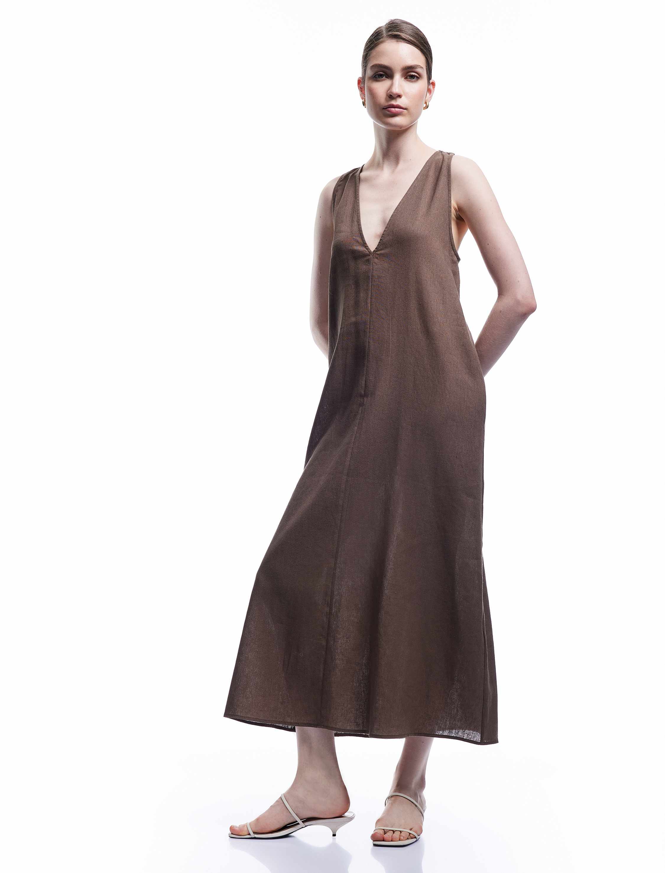   Kolsuz Arkası Pencere Detaylı Midi Boy V Yaka Keten Elbise