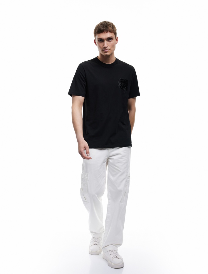  Bisiklet Yaka Pamuklu Regular Fit Kuru Kafa İşlemeli Kısa Kollu Tişört