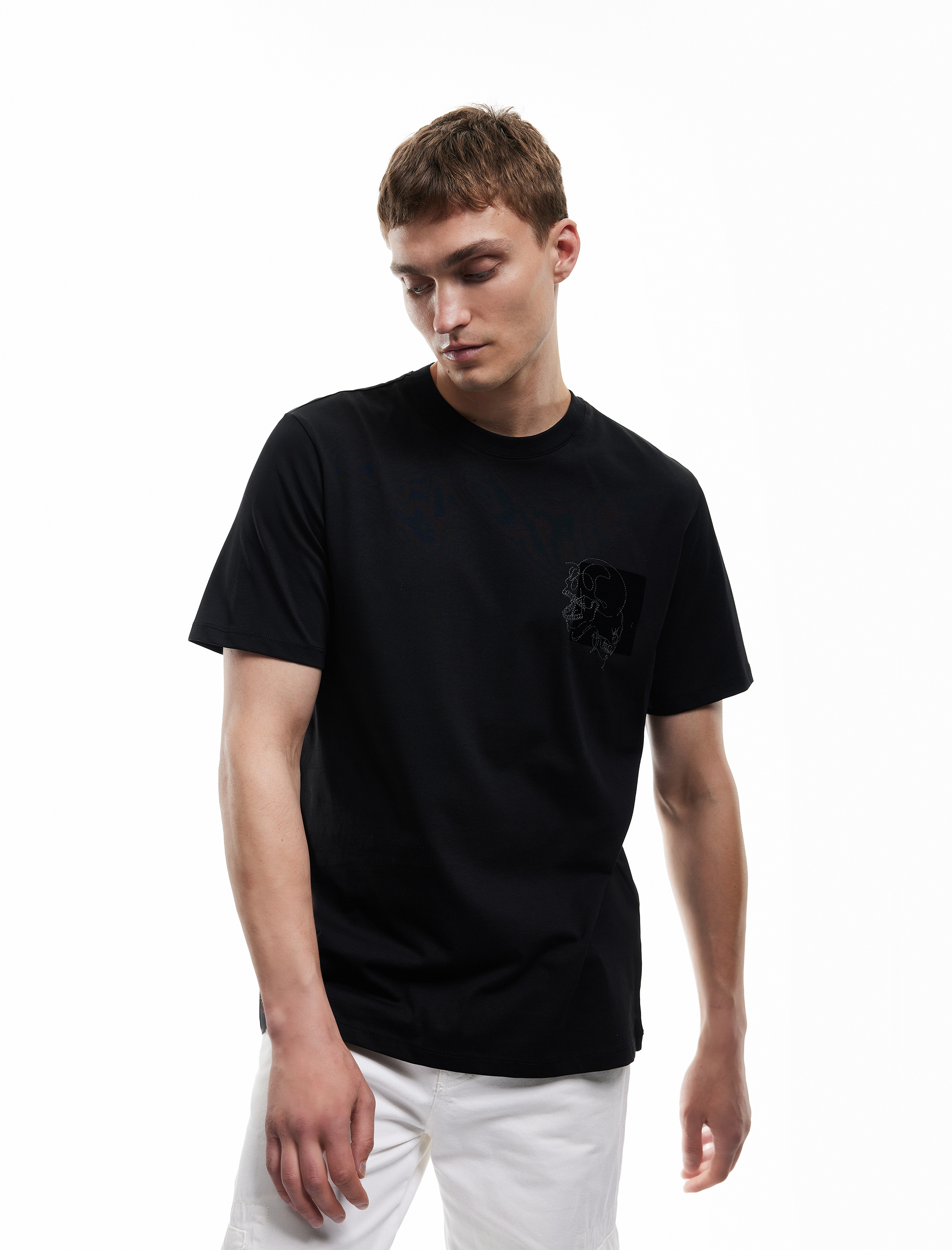   Bisiklet Yaka Pamuklu Regular Fit Kuru Kafa İşlemeli Kısa Kollu Tişört