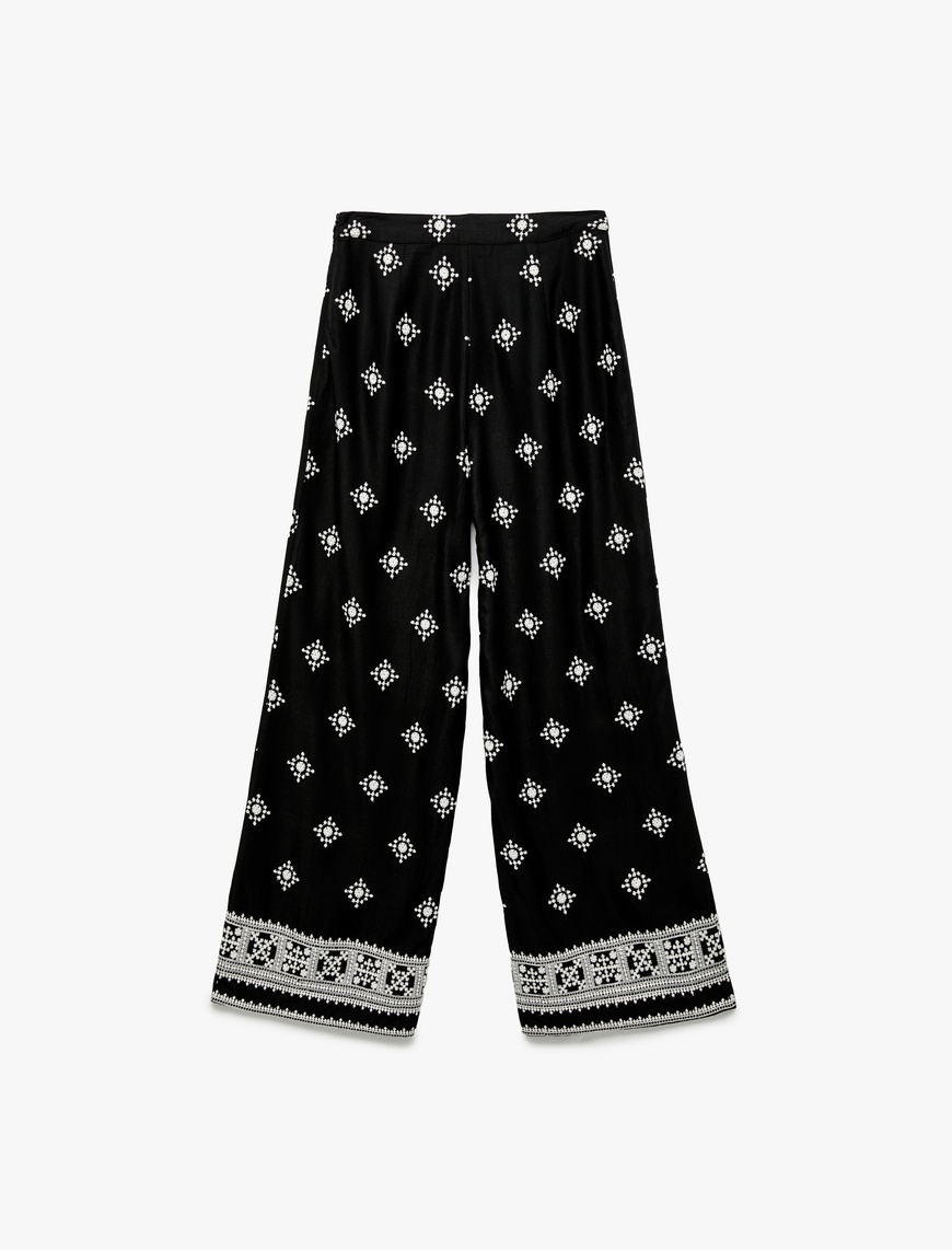  Nakış Detaylı Normal Bel Geniş Paça Pantolon
