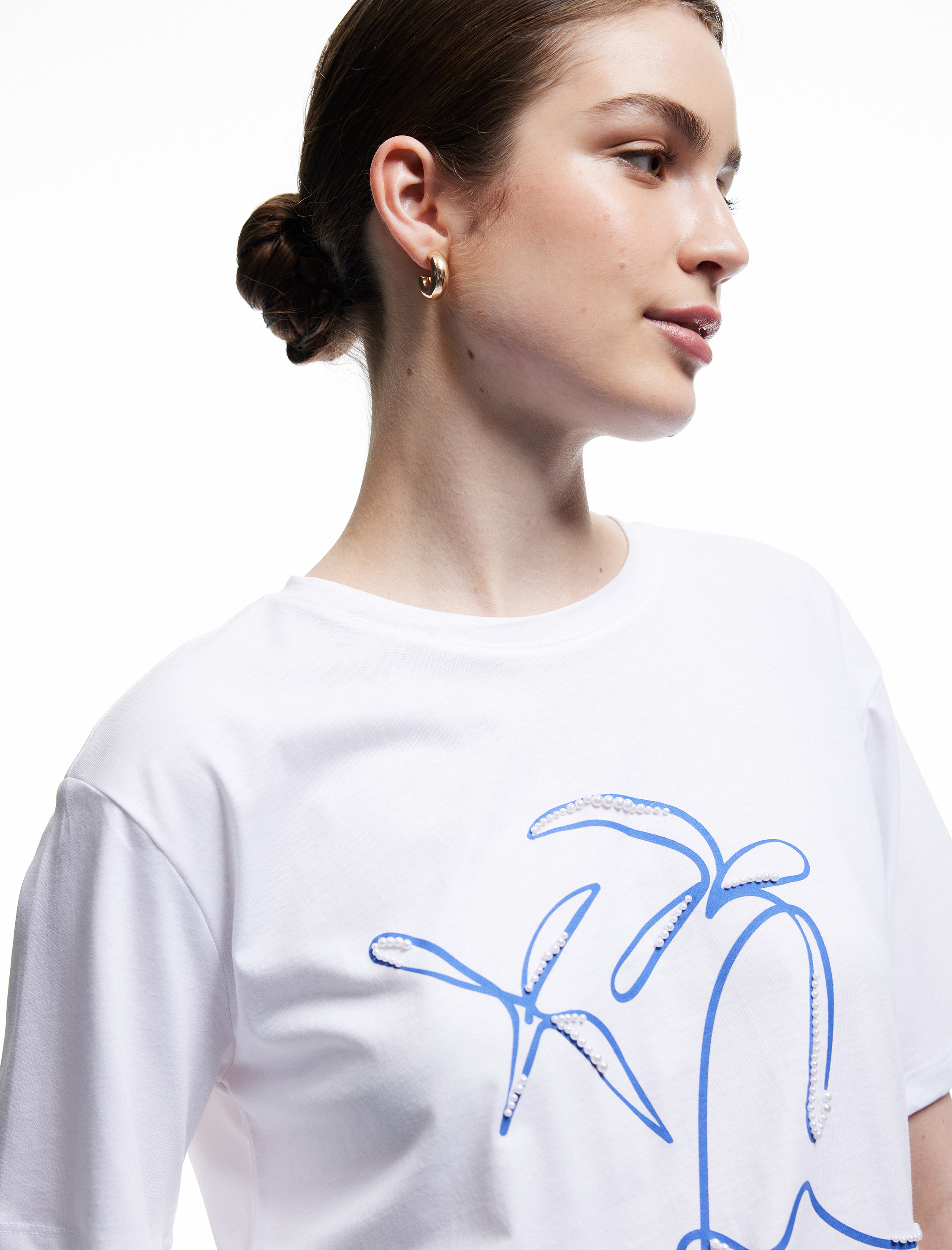   Pamuklu Kısa Kollu Bisiklet Yaka İnci İşleme Detaylı Baskılı Tişört