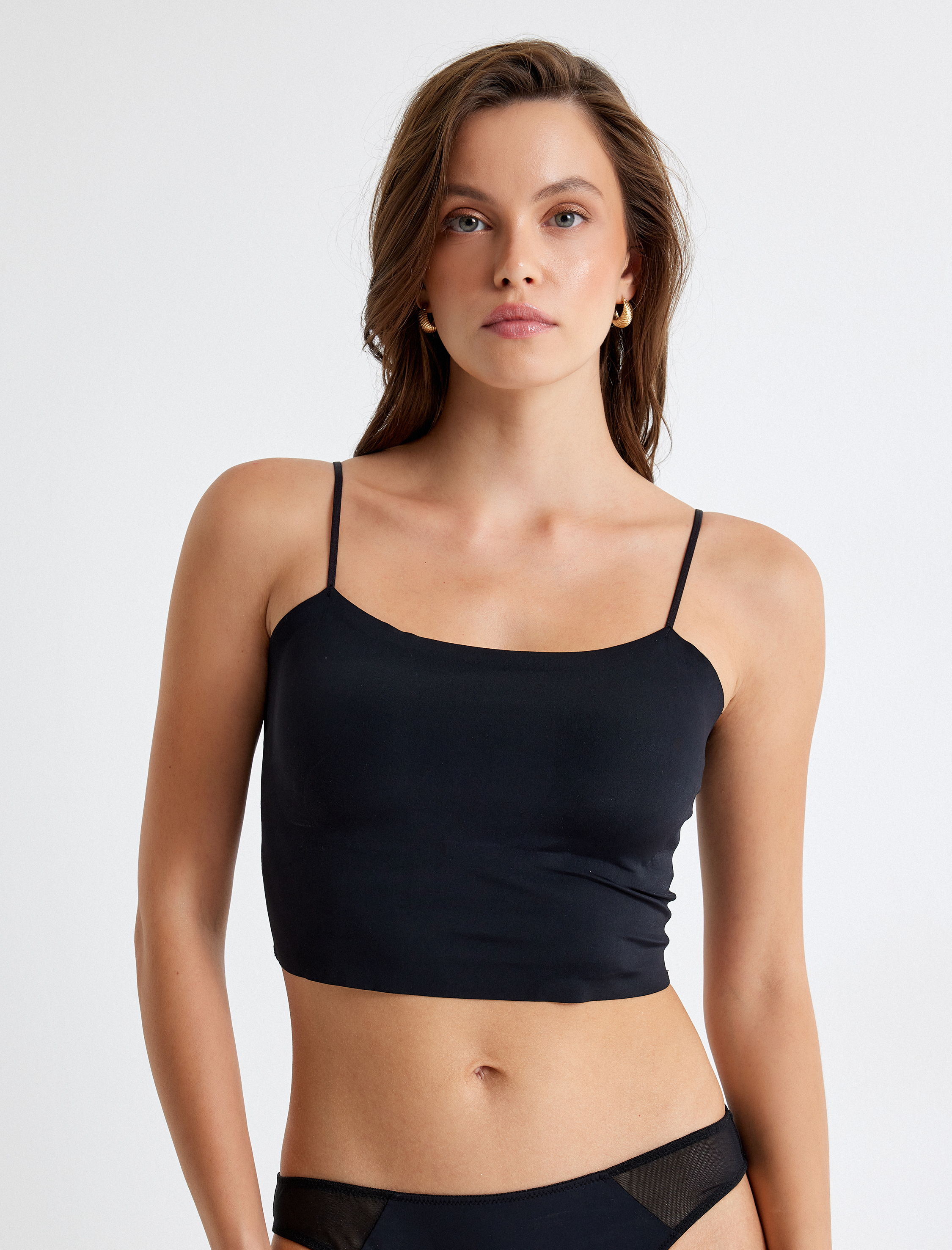   Vücudu Saran Nefes Alan Kumaş Dikişsiz Askılı Kaplı Dolgusuz Yarım Atlet