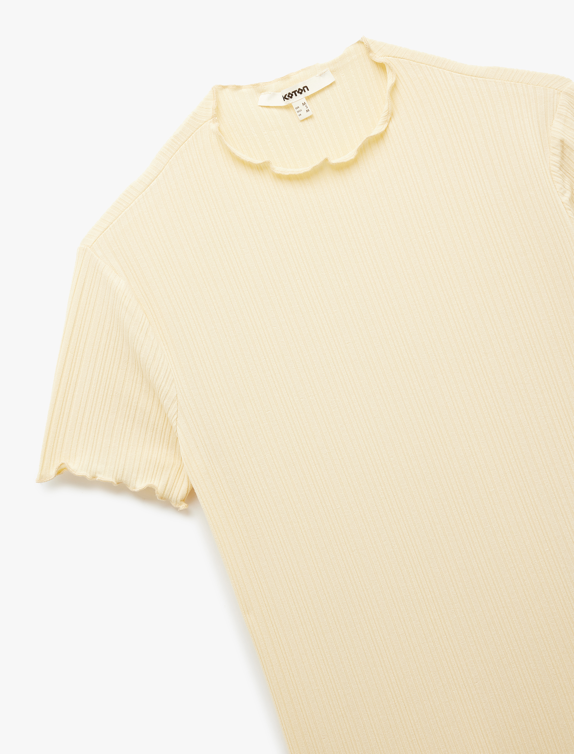   Kısa Kollu Dik Yaka Viskon Tişört Dokulu