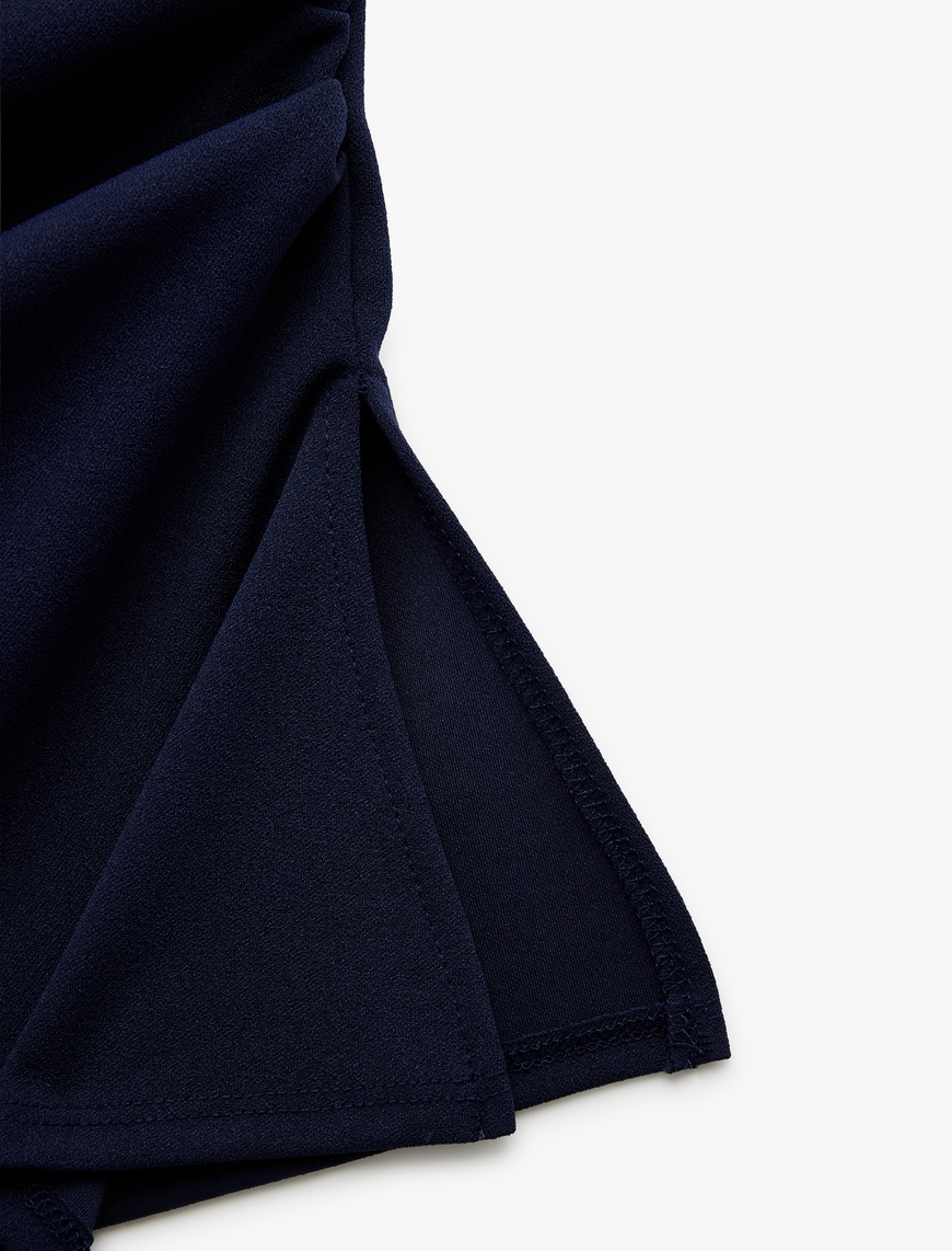   Krep Scuba Kumaş Drape Detaylı Asimetrik Straplez Üst