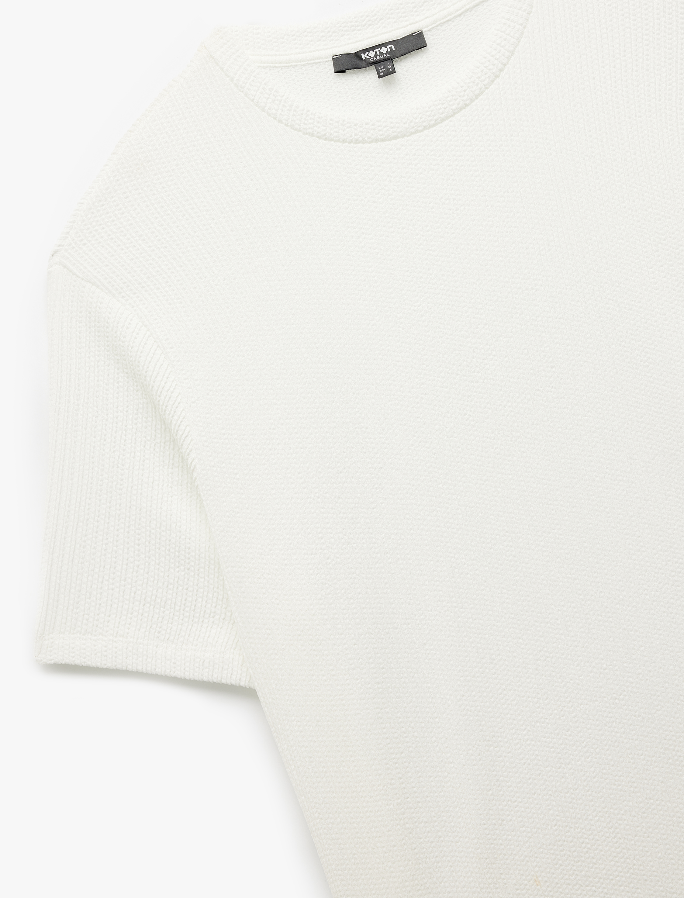   Regular Fit Kısa Kollu Bisiklet Yaka Dokulu Tişört