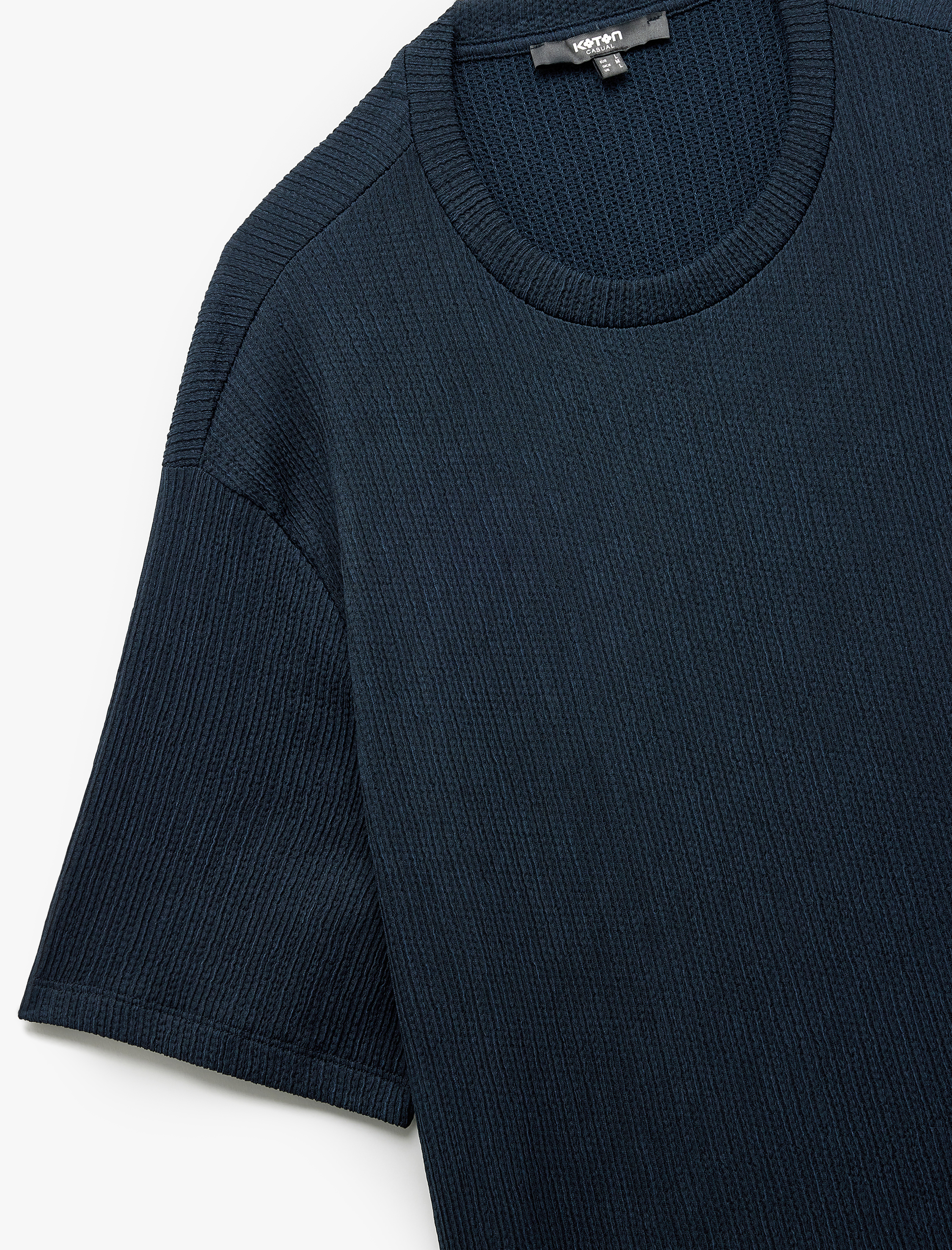   Regular Fit Kısa Kollu Bisiklet Yaka Dokulu Tişört