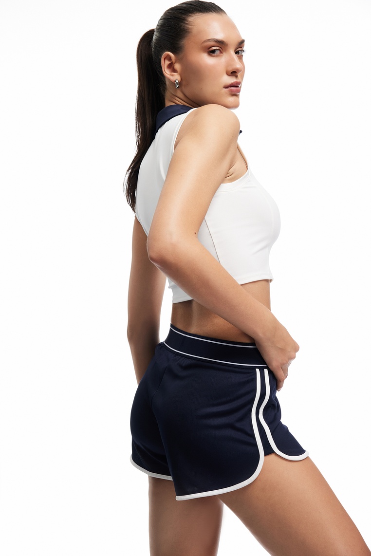   Beli Lastikli Etiket Baskılı Çizgili Mini Spor Şort