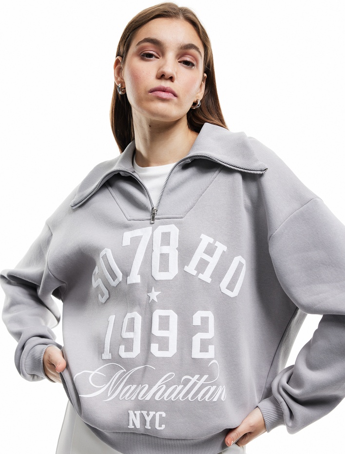  Baskılı Uzun Kollu Şardonlu Yarım Fermuarlı Sweatshirt