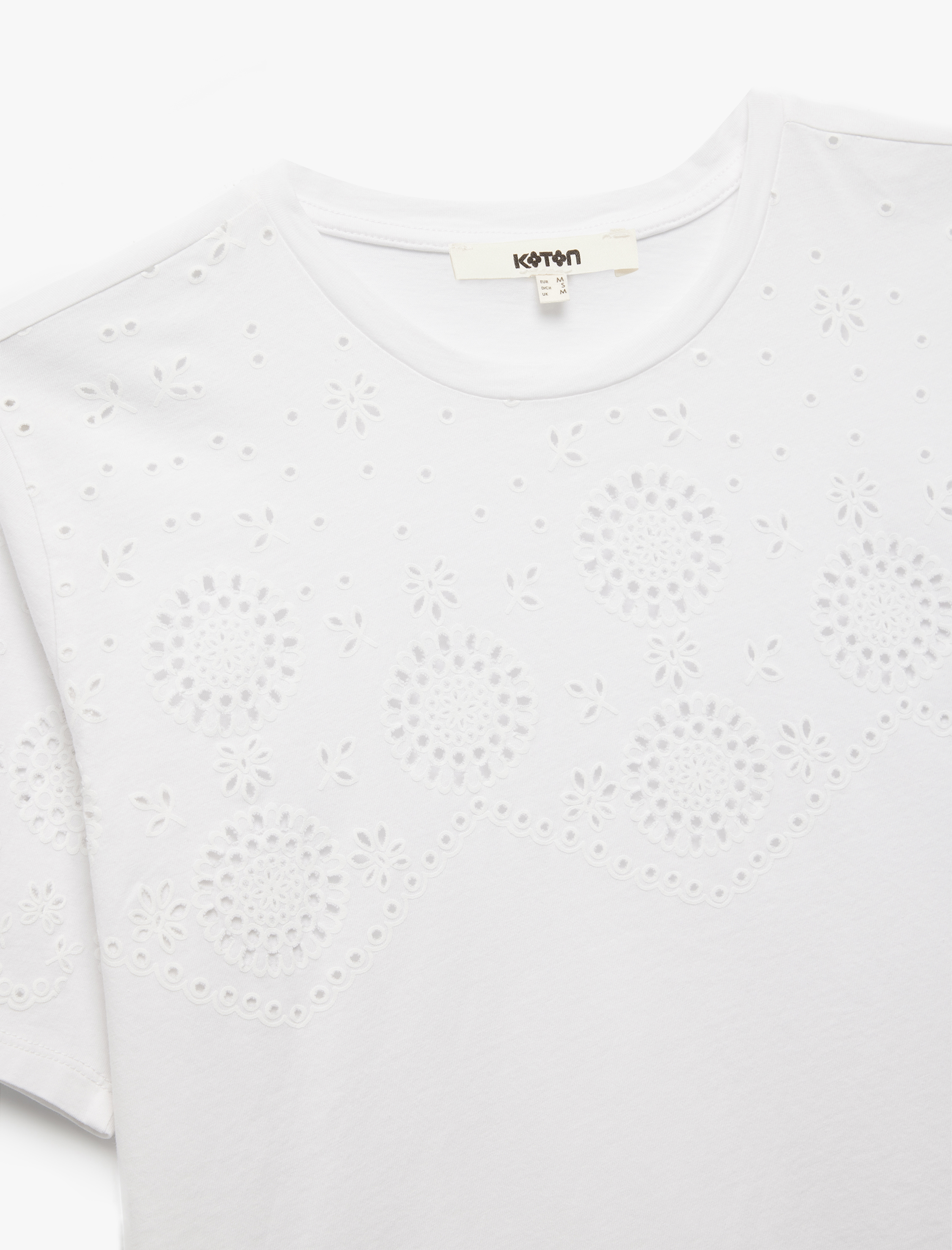   Pamuklu Kısa Kollu Bisiklet Yaka Fistolu Brodeli Tişört