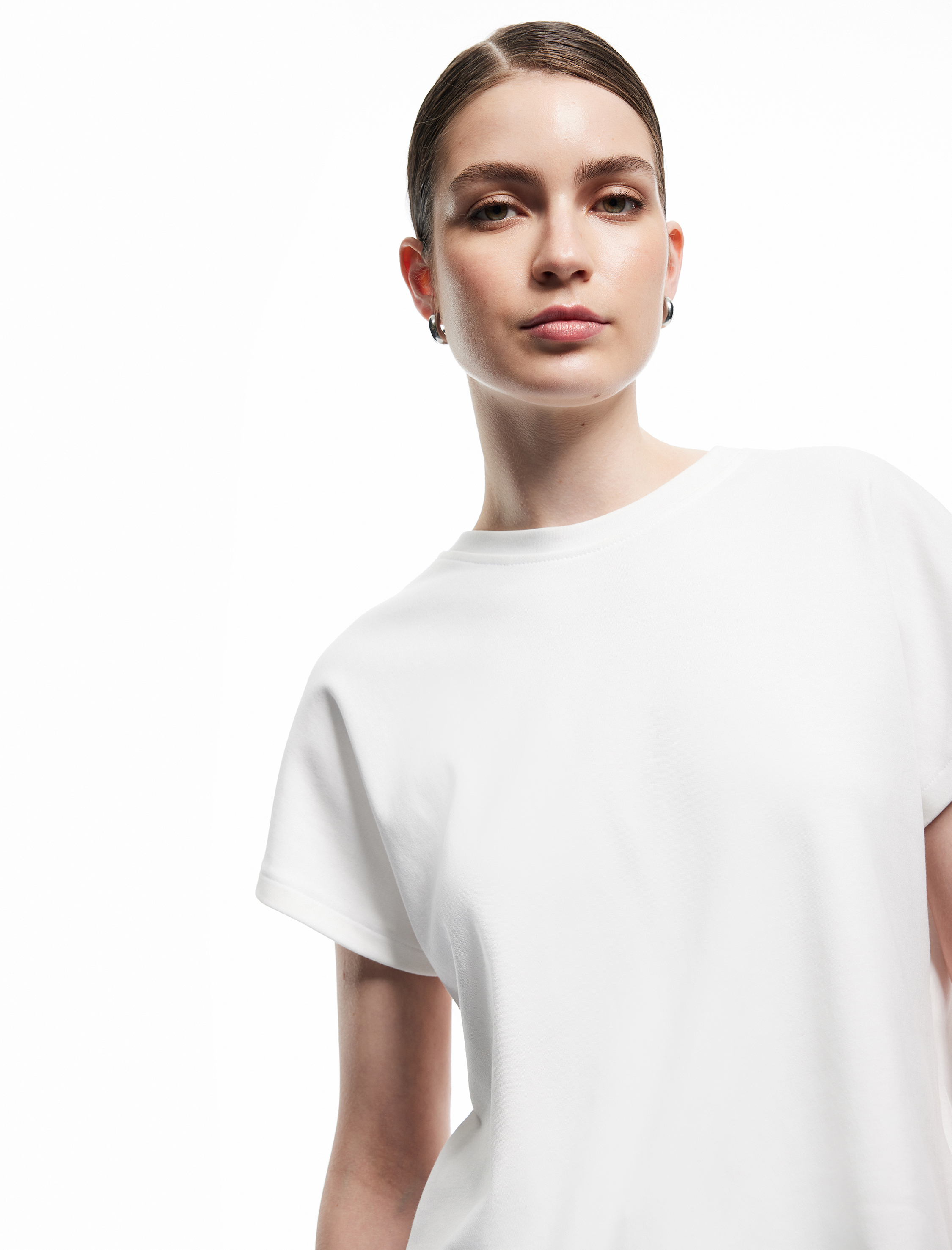   Pamuklu Geniş Kap Kol Bisiklet Yaka Tişört