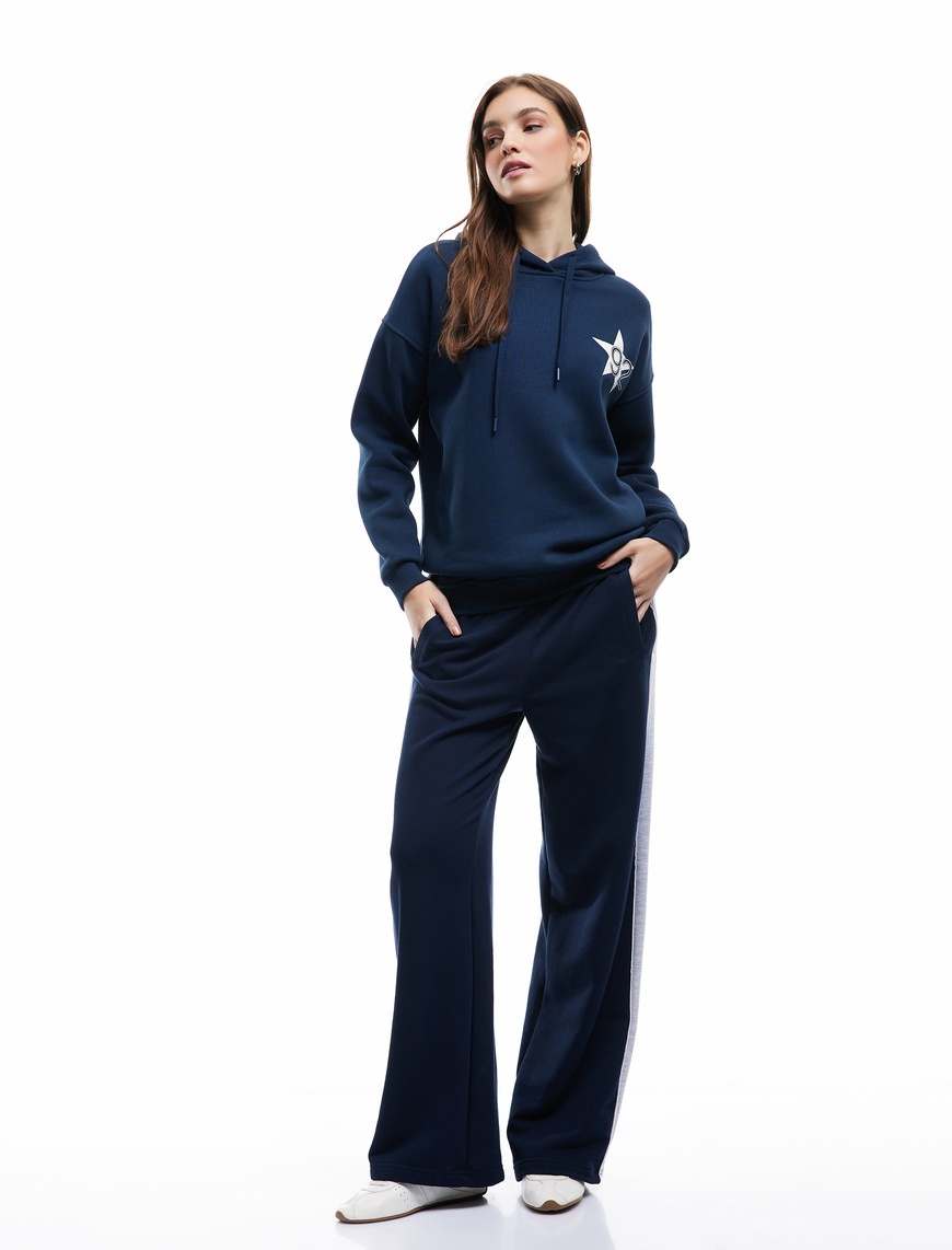   Uzun Kollu Kapüşonlu Şardonlu Arkası Baskılı Oversize Sweatshirt