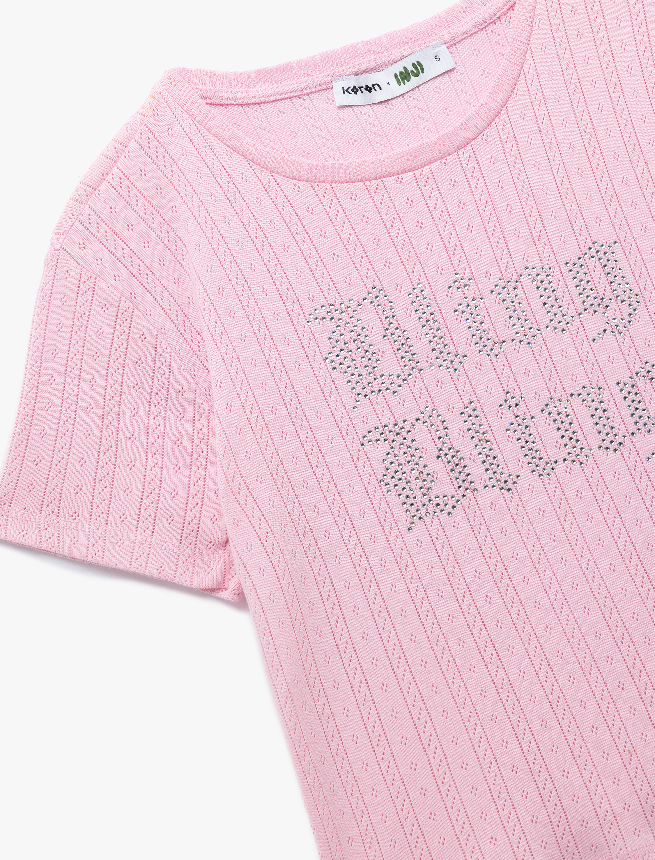   Koton X İnji - Taş Detaylı Bisiklet Yaka Dar Kesim Pamuklu Kısa Kollu Baskılı Tişört