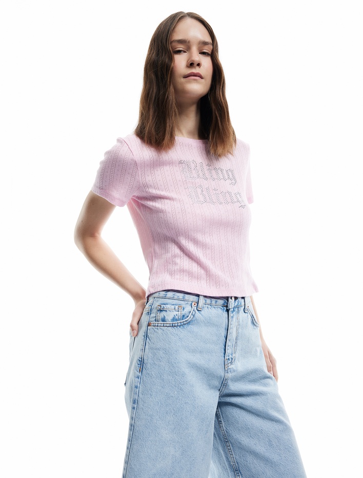  Koton X İnji - Taş Detaylı Bisiklet Yaka Dar Kesim Pamuklu Kısa Kollu Baskılı Tişört