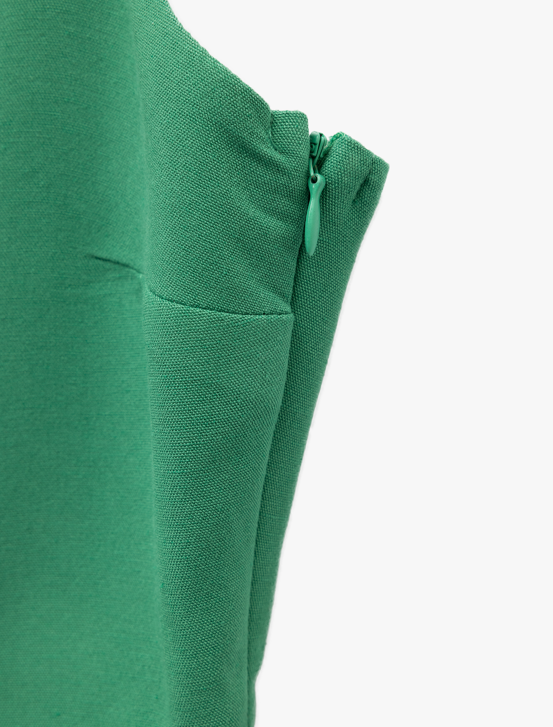   Viskon Keten Karışımlı Kumaş Kolsuz Sırt Dekolteli Midi Boy İnce Askılı Elbise