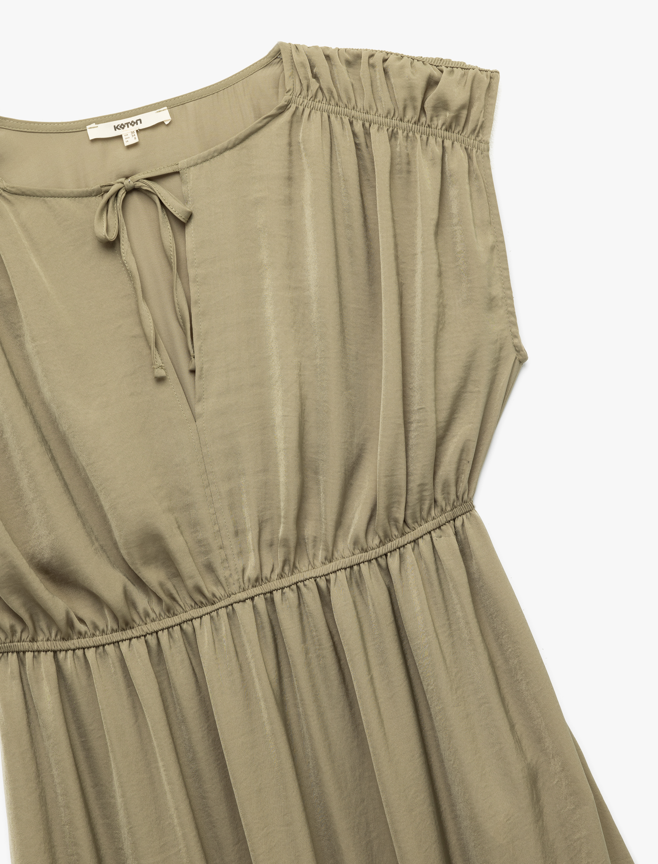   Bağlamalı Yaka Kolsuz Midi Boy Büzgülü Saten Elbise