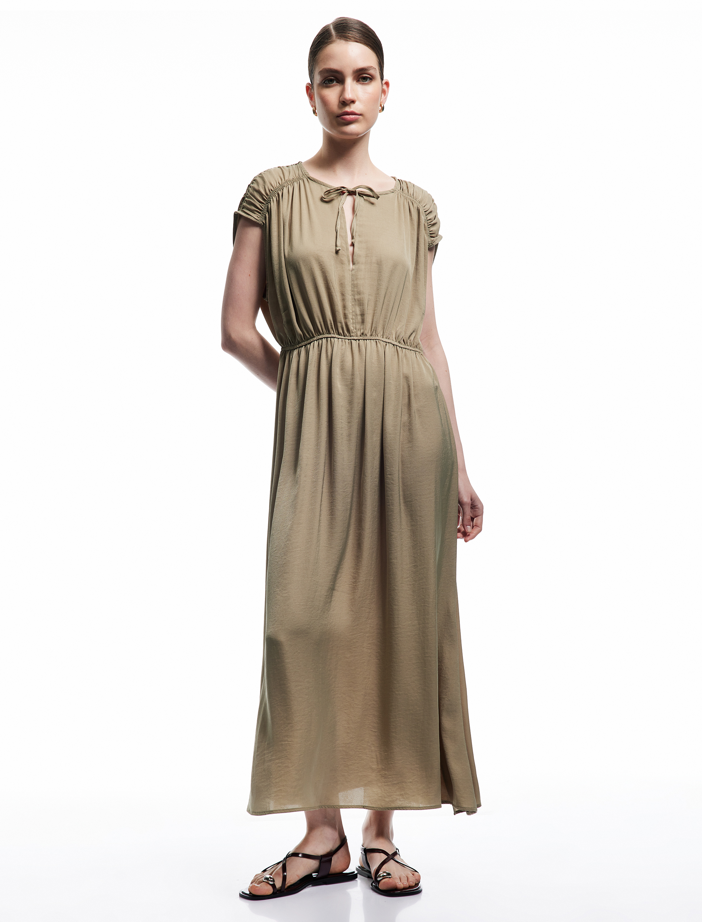   Bağlamalı Yaka Kolsuz Midi Boy Büzgülü Saten Elbise