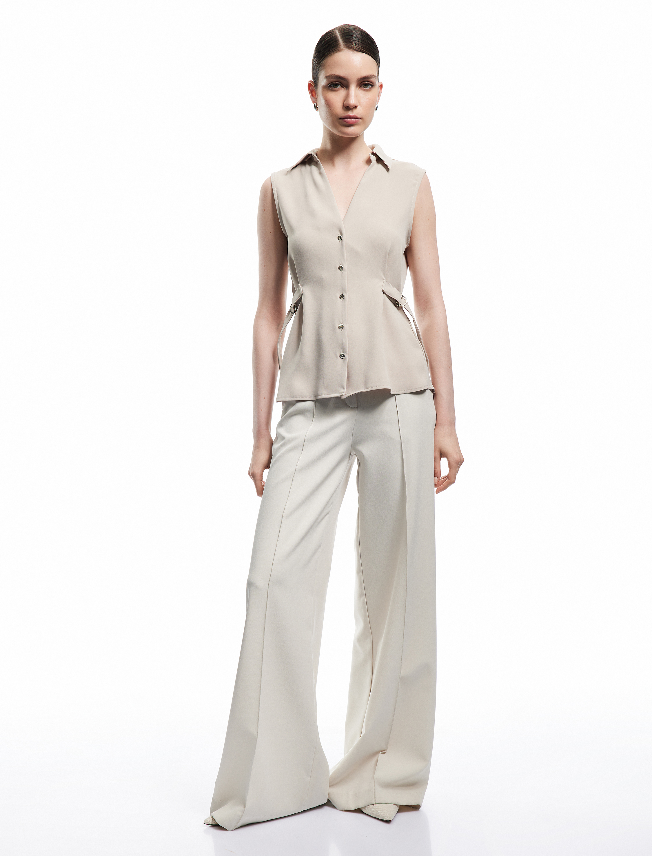 Krep Kumaş Kemer Detaylı Kolsuz Gömlek