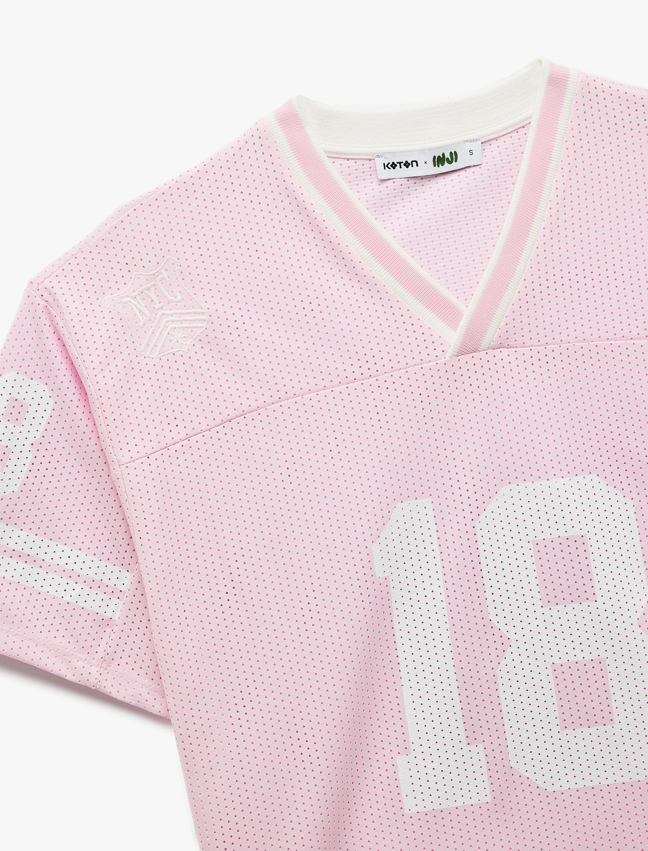 Koton X İnji  - V Yaka Kısa Kollu Baskılı Biyeli Oversize File Tişört