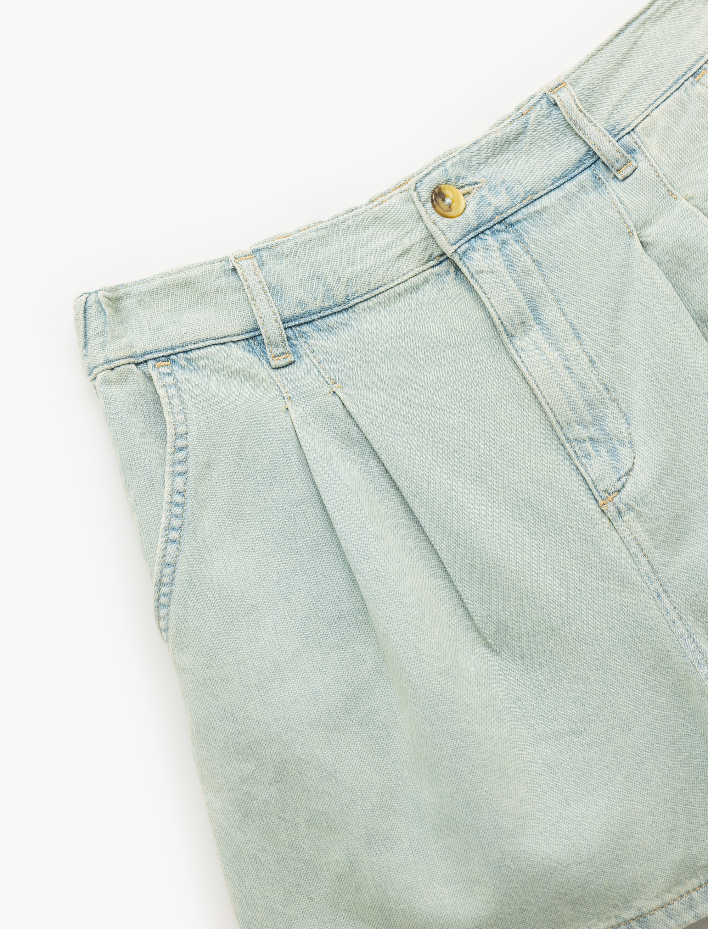   Normal Bel Pileli Düğmeli Cepli Rahat Kalıp Mini Denim Şort