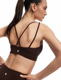 U Yaka Slim Fit Çapraz Askılı Sporcu Sütyeni