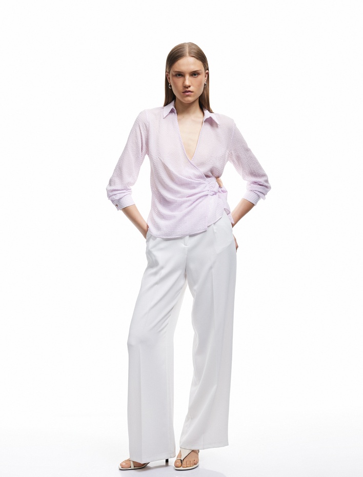  Metal Aksesuar Detaylı Asimetrik Kesim Uzun Kollu Kruvaze Bluz