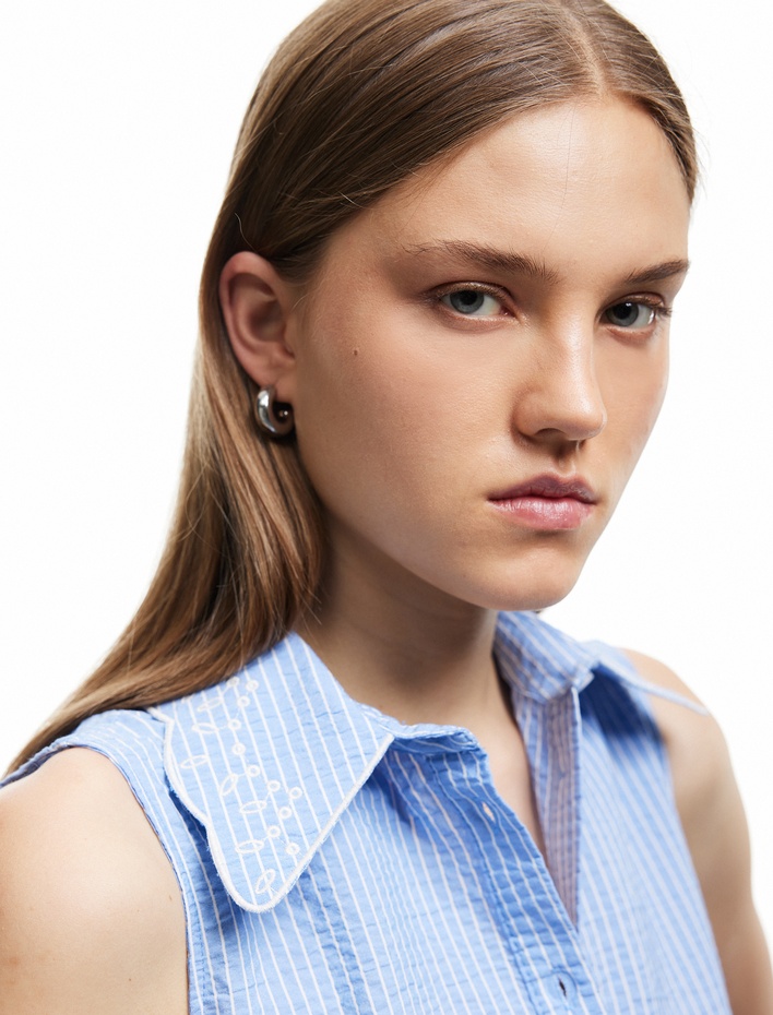  Bol Kalıp Düğmeli Kuşak Detaylı Kolsuz Uzun Gömlek Elbise